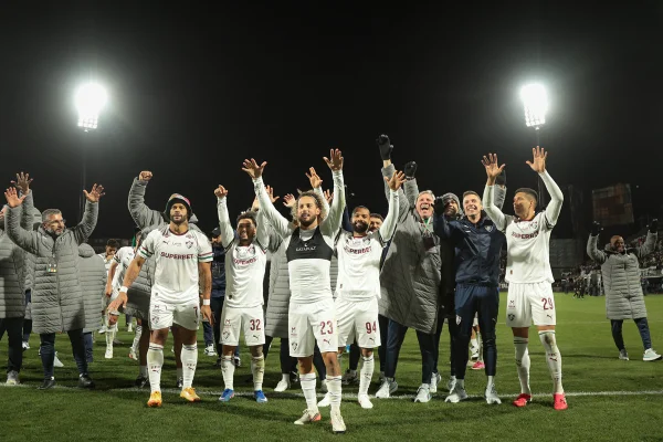 Platense vai jogar sem torcida após confusão no jogo contra o Fluminense - destaque galeria