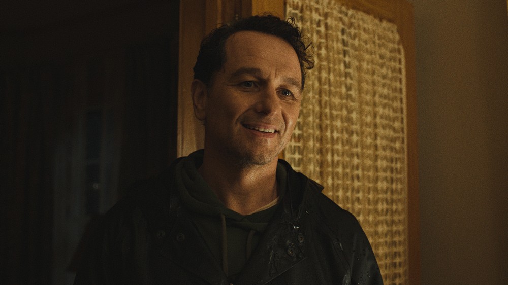 O ator Matthew Rhys interpreta o prefeito protagonista de O Segredo de Widow’s Bay e foi o grande vencedor da noite — Foto: Divulgação/Apple TV