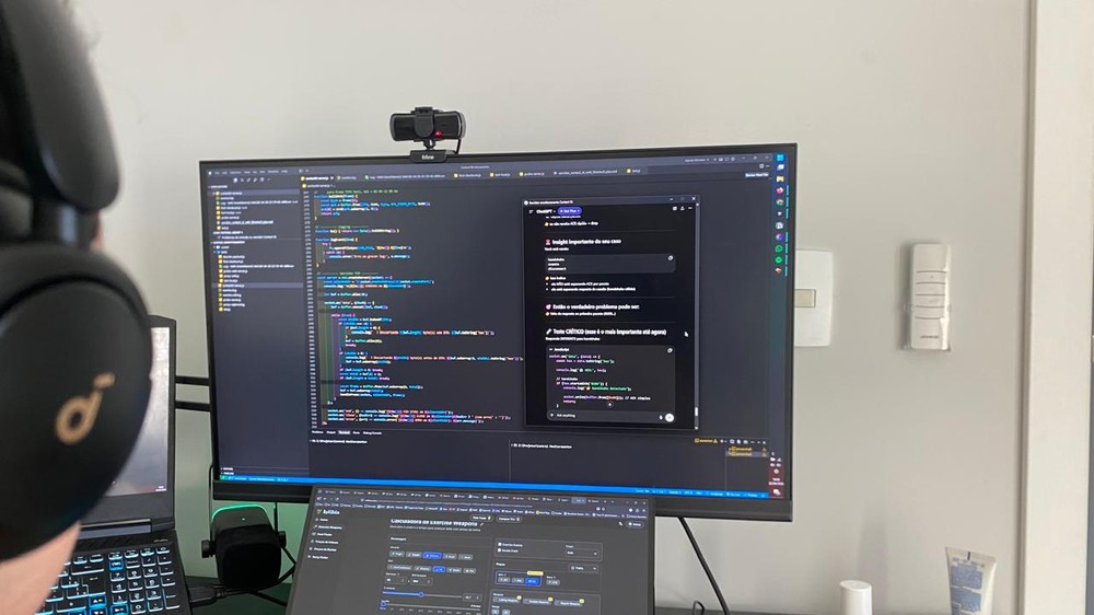 Termos como código, sintaxe e Java lideram as dúvidas de quem começa a programar, segundo levantamento da Locaweb — Foto: TechTudo/Késya Holanda