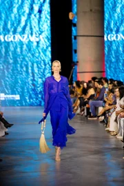 Mikaela Gomes, veterana do Metrópoles Catwalk, brilha no 3º dia de desfiles