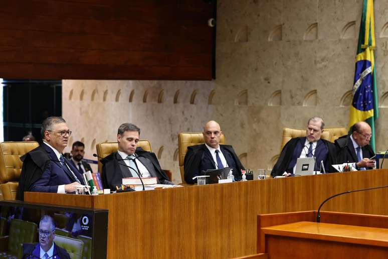 Julgamento marcado por indefinições e bate-bocas 'agrava perda de credibilidade' do STF, avaliam especialistas