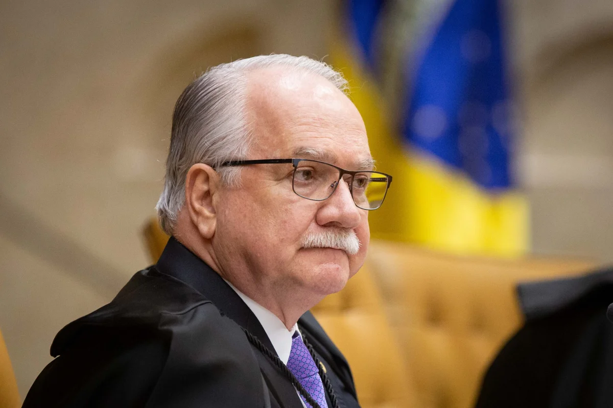 Fachin pede à PGR manifestação sobre quebra de sigilo pedida por Moraes