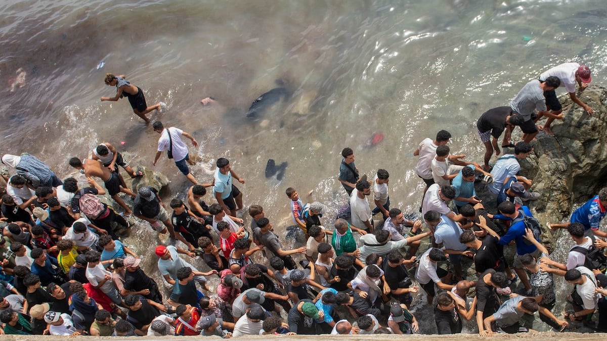 Italy extends border controls on visitors from Spain as migration feud continues