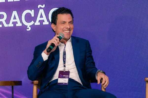 Mensagens citam que empresário que pagou Iter era sócio de Vorcaro