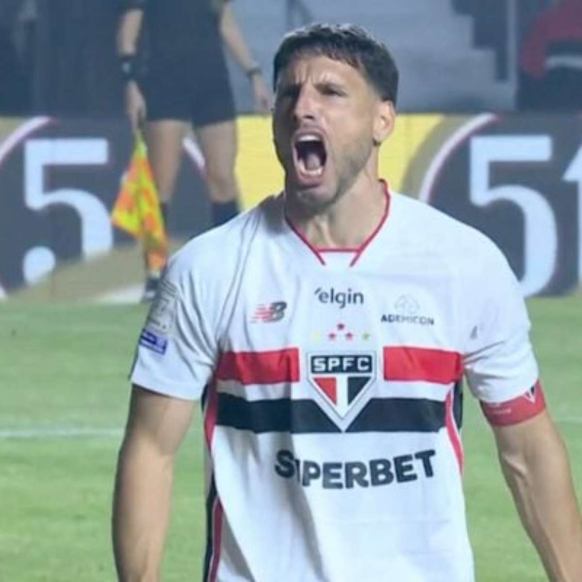 Calleri encerra jejum em vitória do São Paulo sobre o Internacional