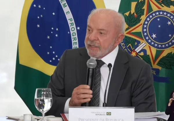 Lula rebate Flávio e diz que não indicou Moraes ao STF