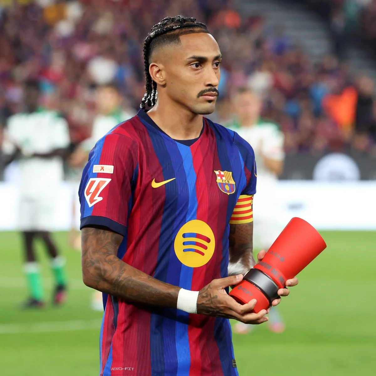 Raphinha supera início mais goleador da carreira de Messi