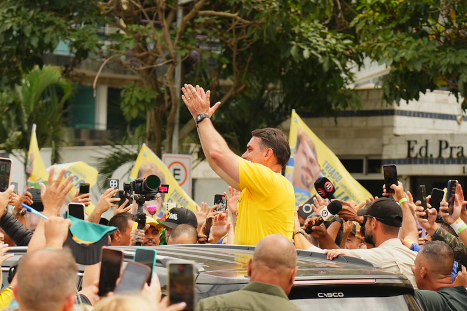 Flávio ficará em Brasília ao lado da família; chuvas causaram alagamentos no estado paulista Charles Vieira/Campanha Flávio Bolsonaro - 12.09.2026