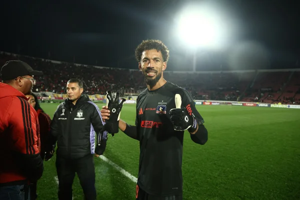 Colo-Colo: Vozinha falha em gol após ser indicado a Melhor Goleiro do Mundo