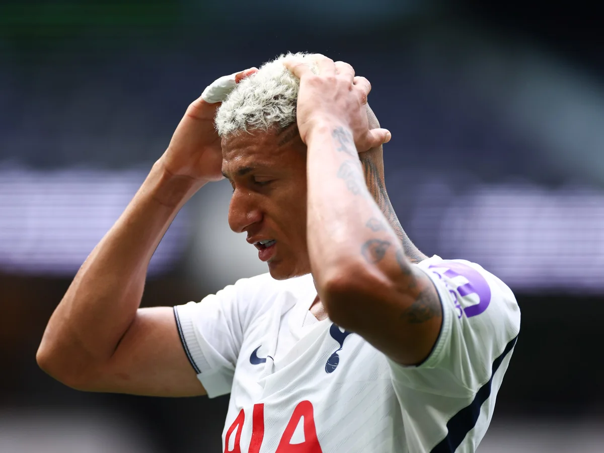 Técnico do Tottenham barra Richarlison até dos jogos de copa