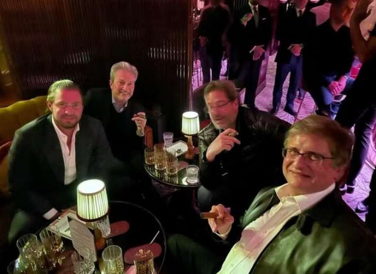 Oposição cobra afastamento de Paulo Gonet da PGR após foto com Vorcaro em Londres