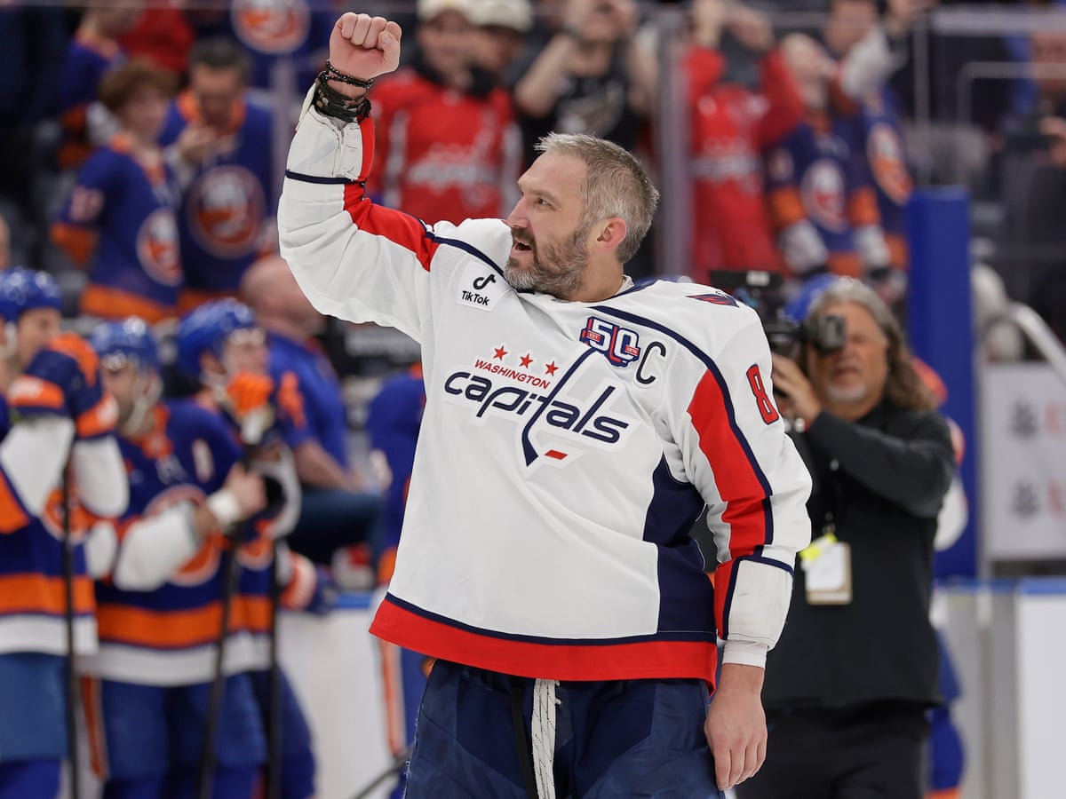 A estrela da NHL, Alex Ovechkin, aparece em anúncio de campanha do partido pró-Putin Partido Rússia Unida