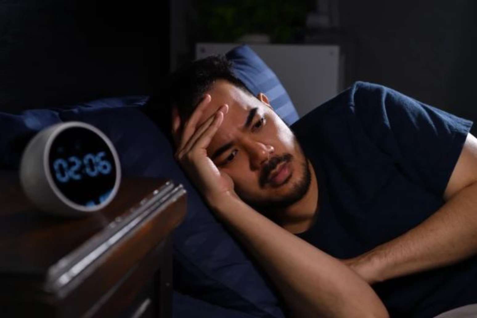 sono no sof&aacute;.