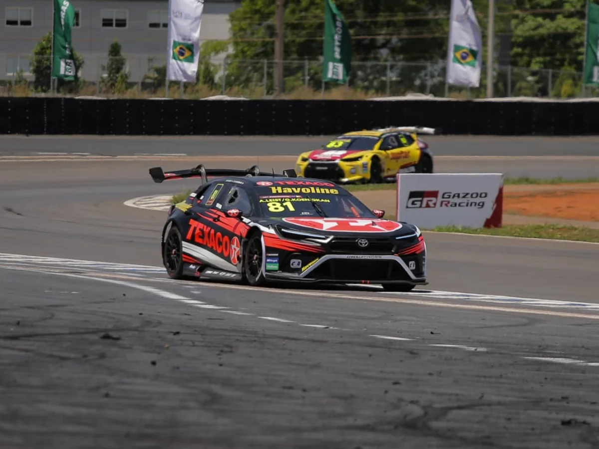 Gabriel Koenigkan lidera Stock Light e estreia na Stock Car em Brasília