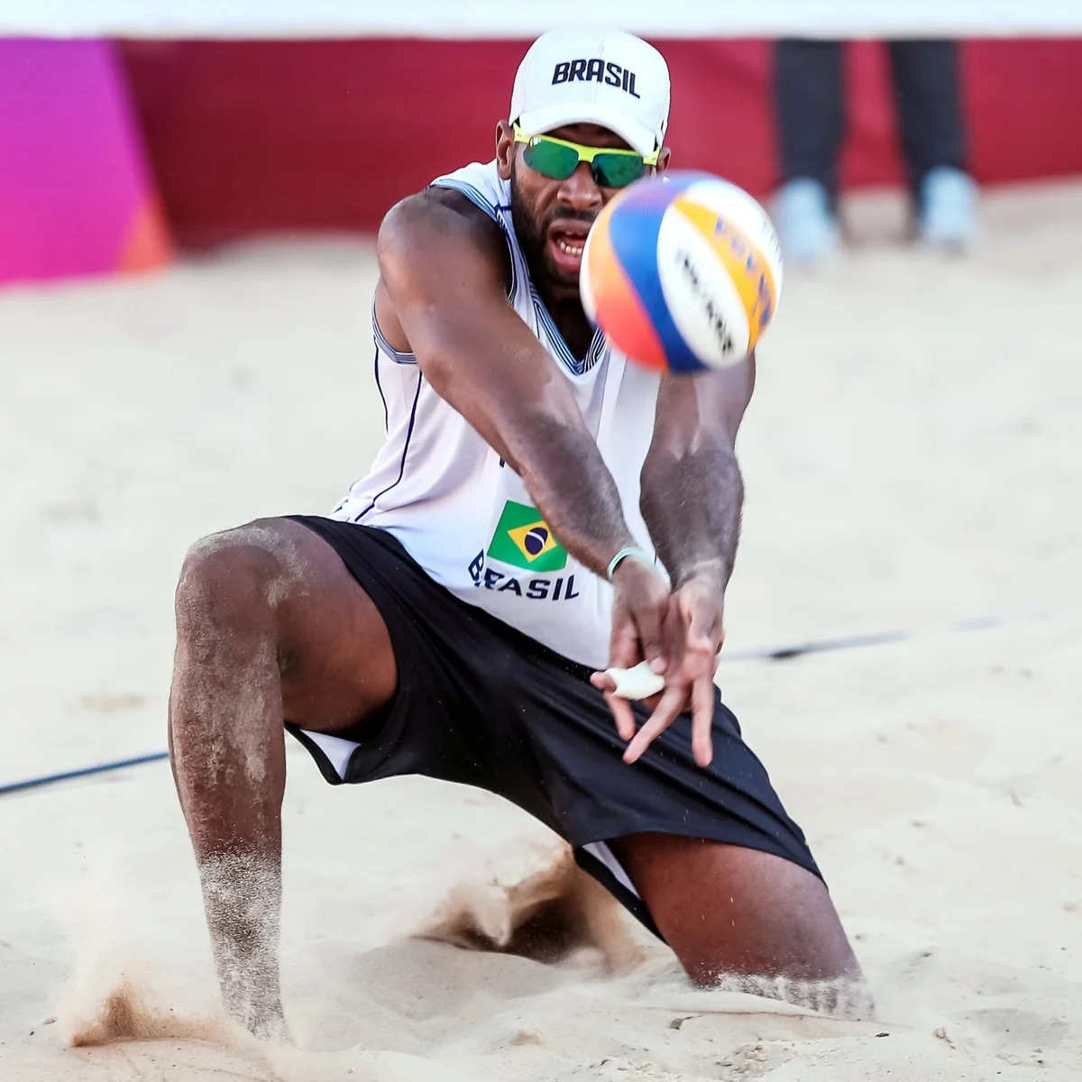 Evandro, do vôlei de praia, é vítima de racismo nos Jogos Sul-Americanos