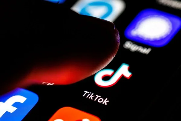 TikTok aceita limitar tempo de uso dos adolescentes em acordo nos EUA