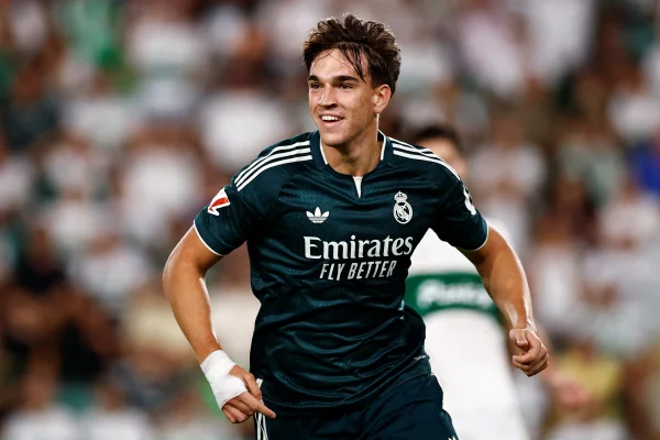 Concorrente de Endrick, Carlos Espí tem começo avassalador no Real Madrid