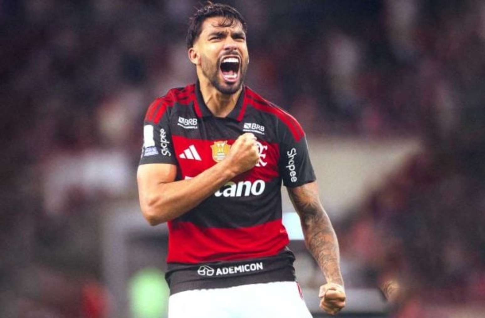 Pedro tentou marcar de peito no primeiro tempo, mas Hugo Souza evitou –