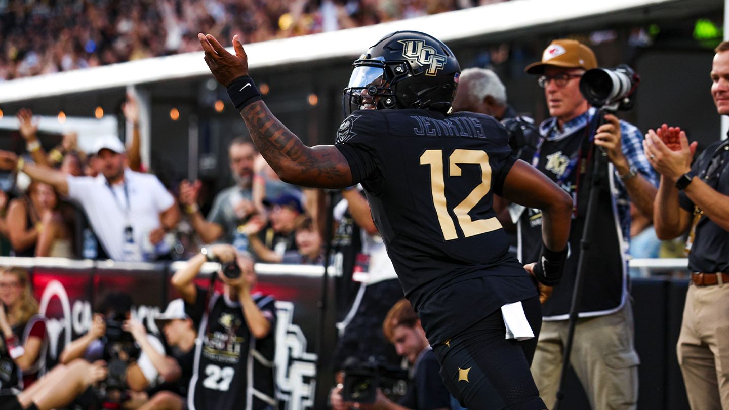UCF Knights anunciam acordo de patrocinação no capacete incrivelmente alinhado com a marca com o Walt Disney World