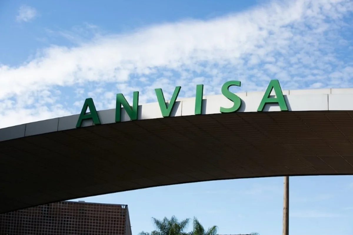 Anvisa suspende testes de terapia contra autoimunes após três mortes
