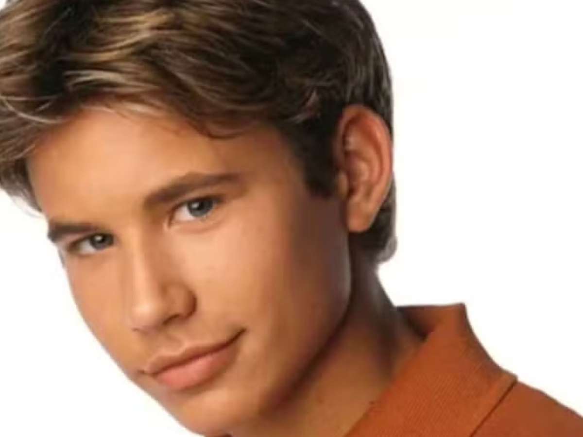 Astro teen dos anos 90 teria chutado policial no estômago durante abordagem e é preso, diz site