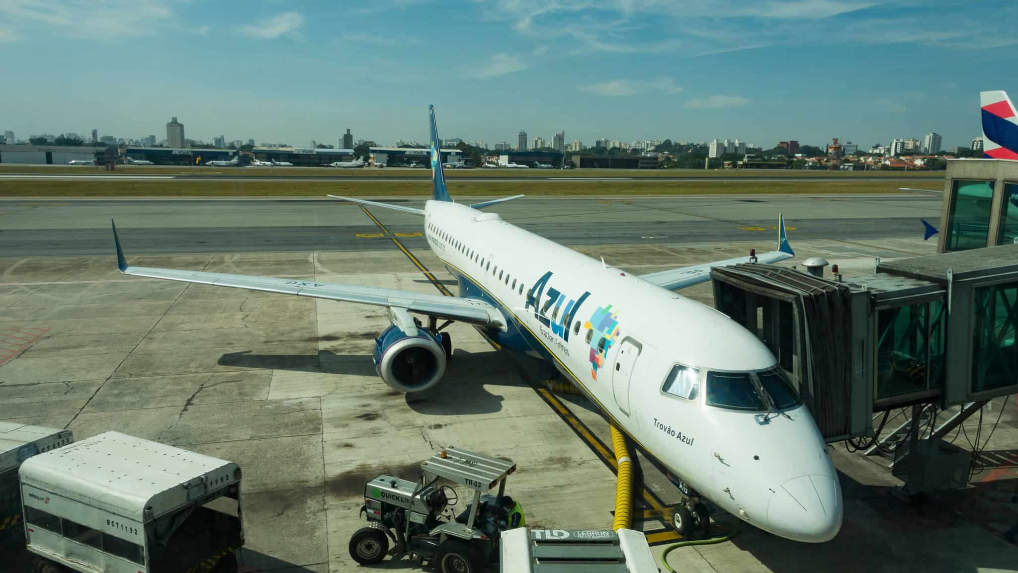 avião azul linhas aéreas
