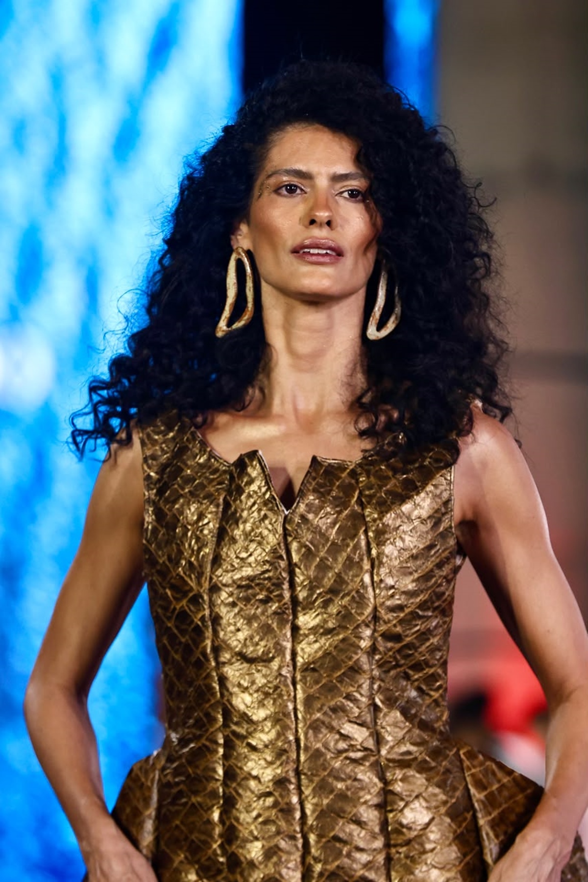 Imagem da matéria: Emoção marca os desfiles de Pimear, D-AURA e Calado no Metrópoles Catwalk