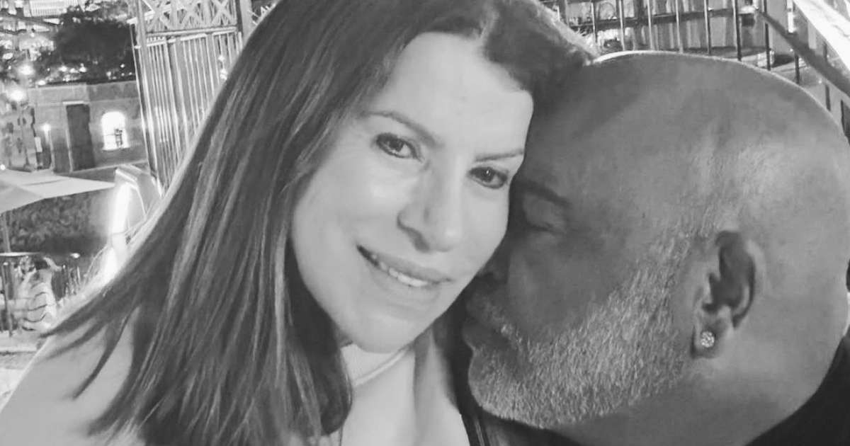 Viúva de Rick fala pela 1ª vez sobre morte do cantor: 'Continue cuidando de mim'