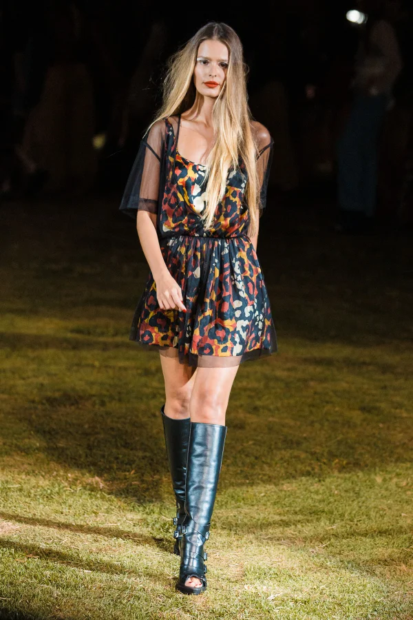 Yasmin Brunet é a modelo mais aguardada da estreia do Metrópoles Catwalk