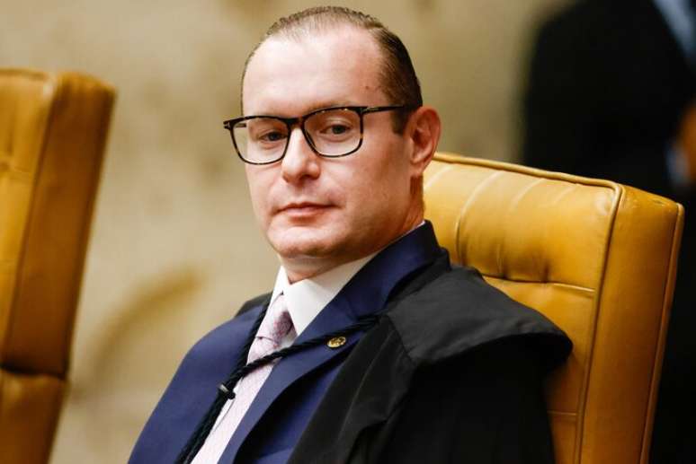 Zanin pede a Fachin acesso a dados brutos do celular de Vorcaro antes de análise do caso Moraes, diz jornal