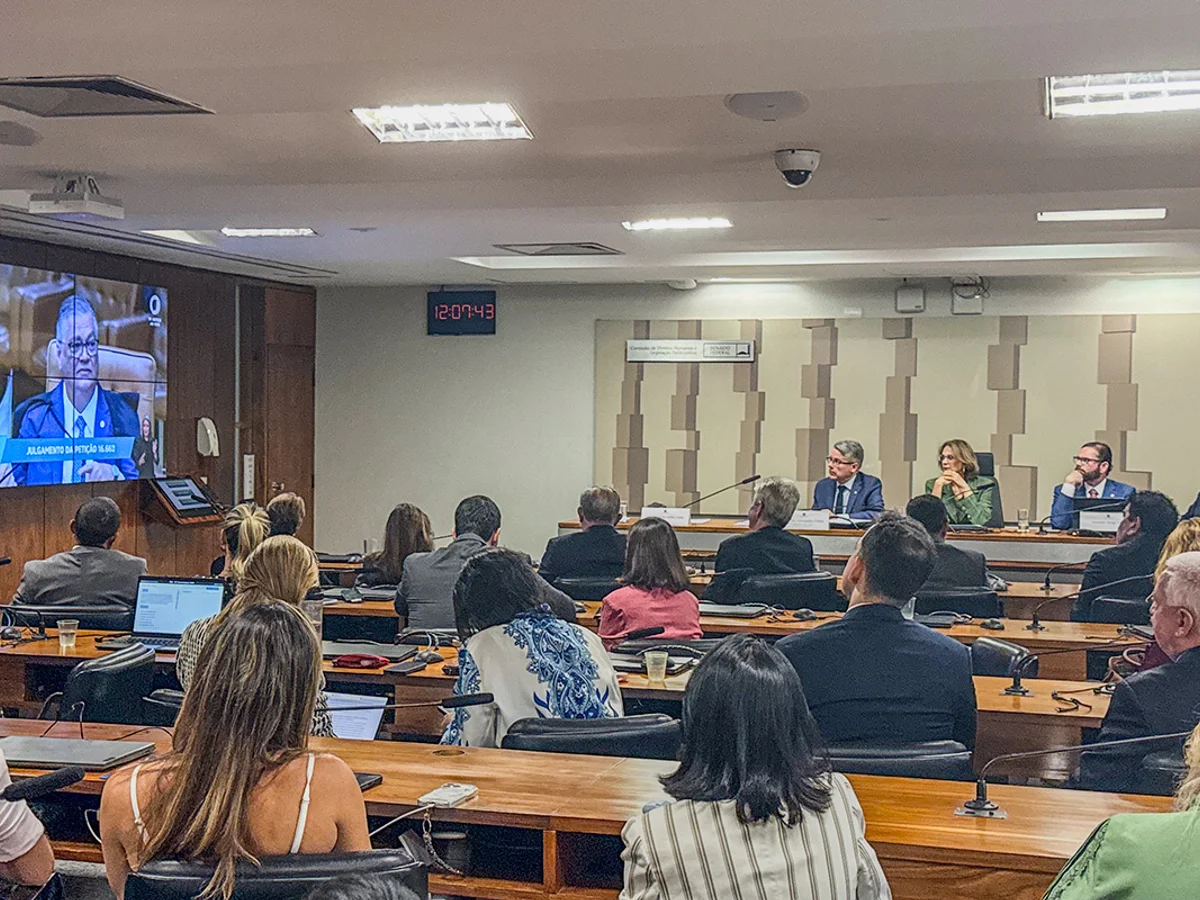Oposição no Senado acompanha julgamento no STF em torcida contra Moraes