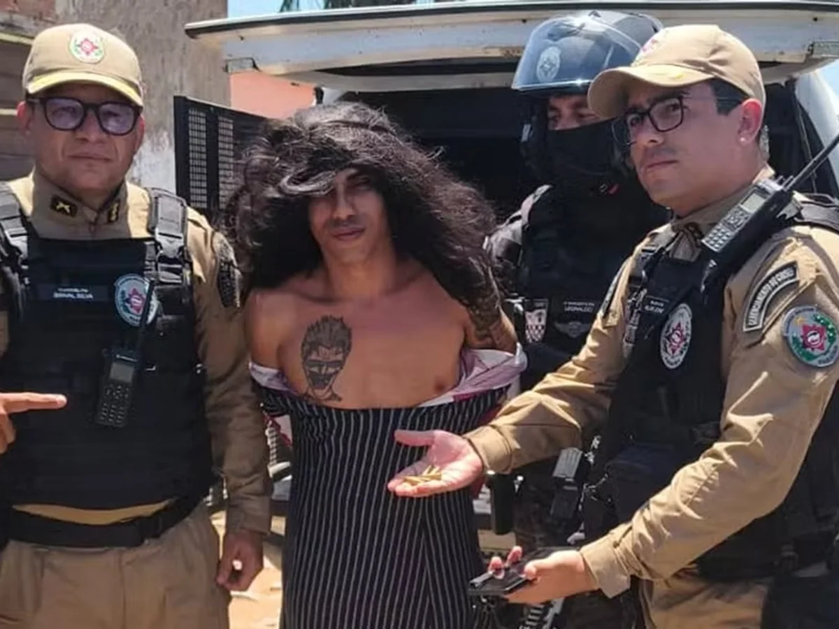 PB: suspeito de crimes é preso ao se vestir de mulher para enganar polícia