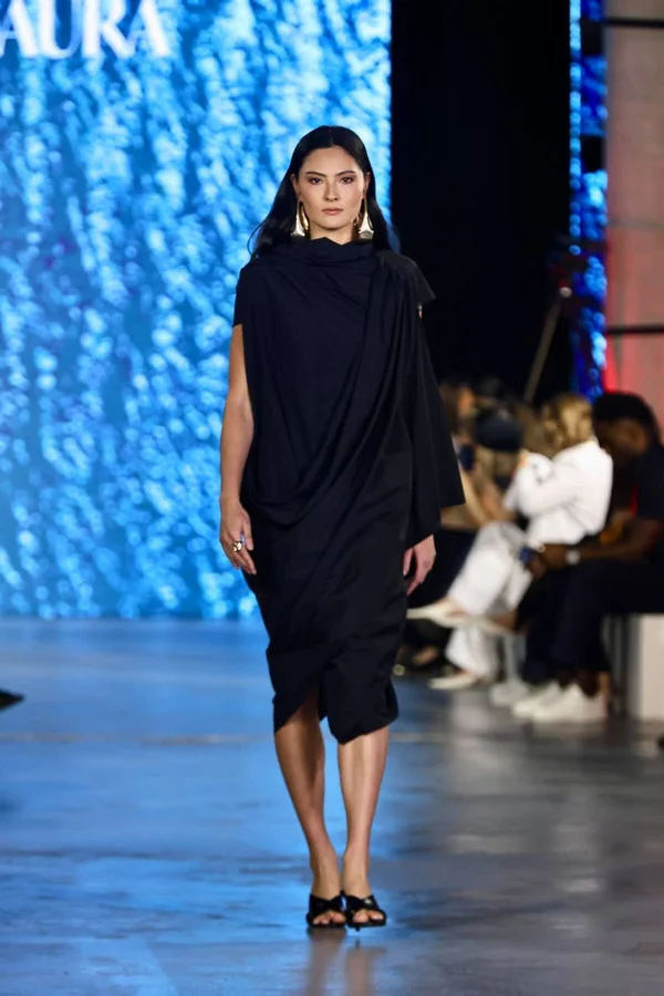 Mikaela Gomes, veterana do Metrópoles Catwalk, brilha no 3º dia de desfiles