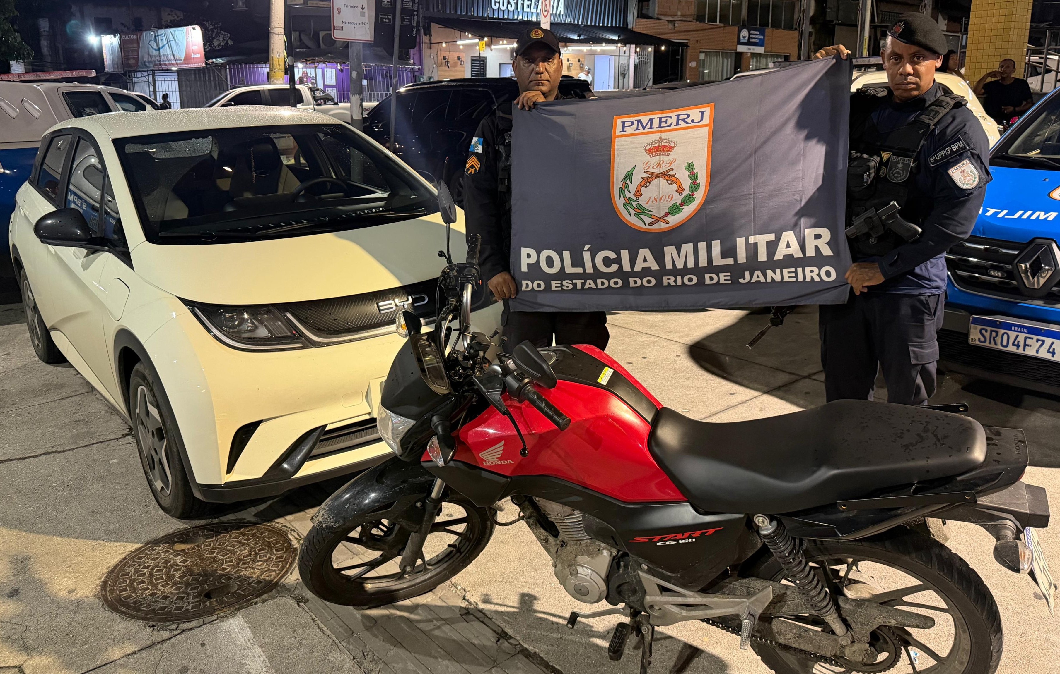 Traficante da Serrinha é preso pela PM com arma e carro roubado em Cavalcanti, no Rio