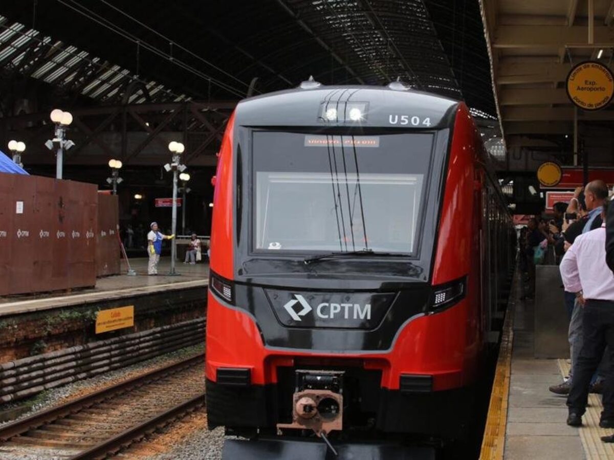 Incêndio em subestação afeta linhas da CPTM e chuva causa interdição em estradas de SP