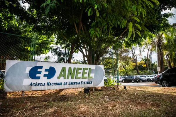 Aneel nega liminar e abre caminho para punir Vivo por gato de energia solar