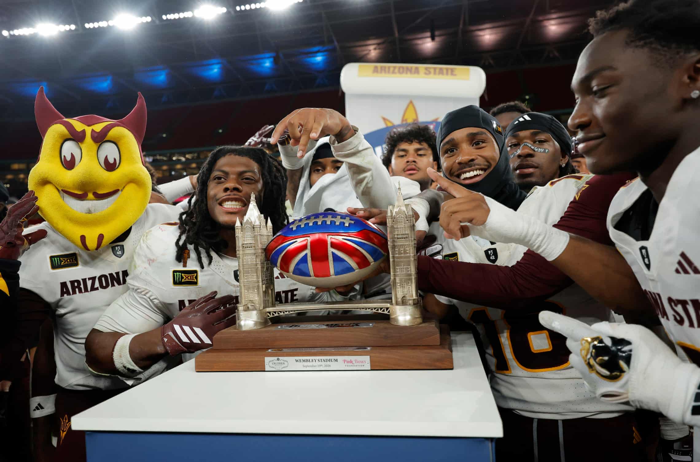 'Está prestes a ir para o mundo': futebol americano universitário americano faz estrondo no Wembley – um ensaio fotográfico