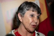 Imagem da matéria: Erika Kokay propõe barrar familiares em chapas como de Michelle e Bia Kicis