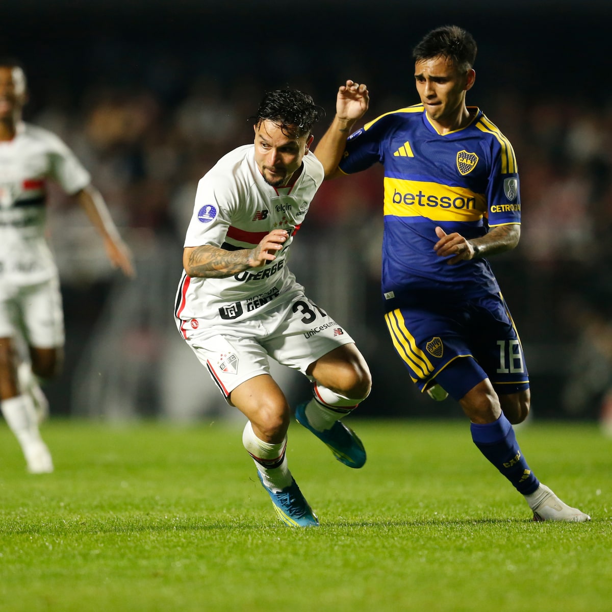 ‘Boca voltou ser gigante no Brasil’ e ‘VAR salvou’: jornais argentinos repercutem queda do São Paulo