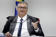 Desdobramentos de Dark Horse dão fôlego para Lula e aliados miram Mendonça