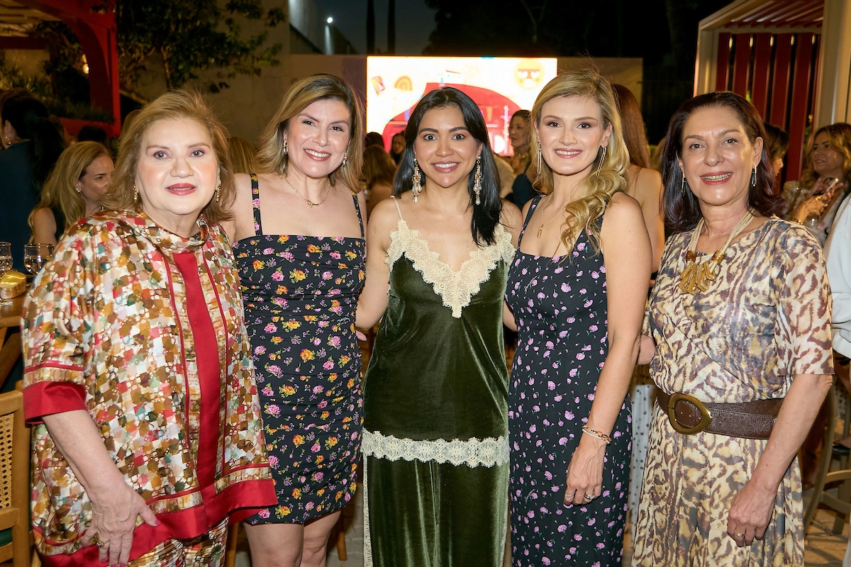 Marcelo Chaves reúne amigos especiais para celebrar nova idade na CASACOR