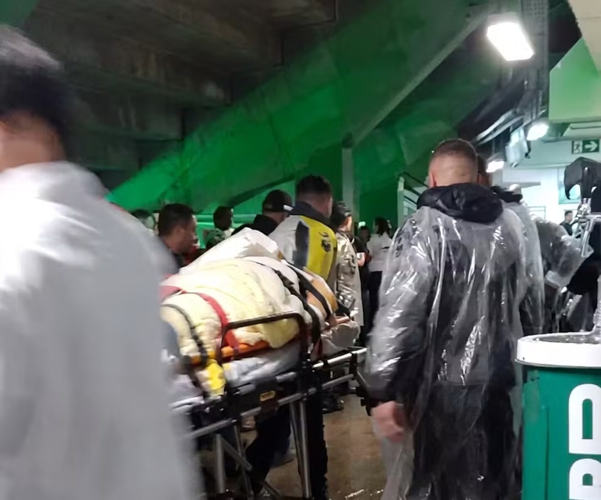 Torcedor despenca de arquibancada no Couto Pereira durante clássico entre Coritiba e Athletico