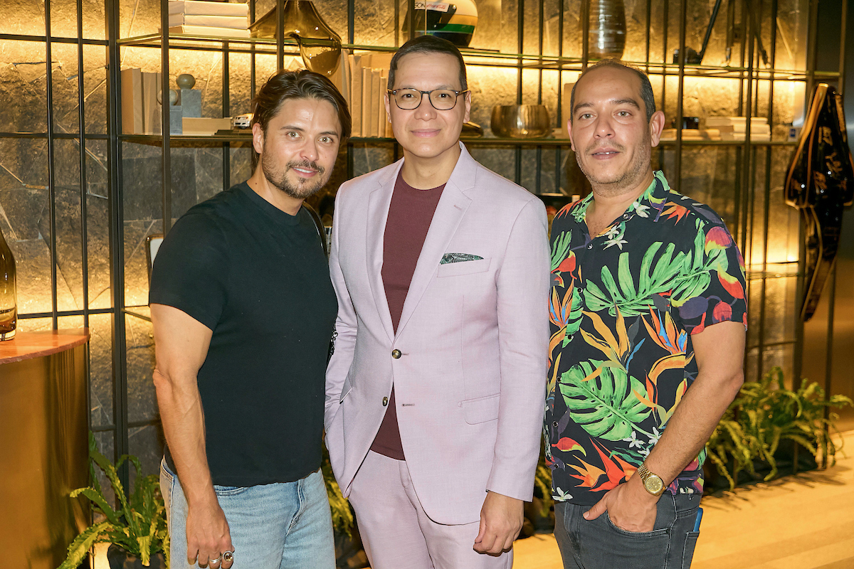 Marcelo Chaves reúne amigos especiais para celebrar nova idade na CASACOR