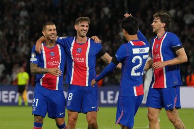Liverpool vira diante do Atlético de Madrid na Champions; PSG massacra e Arsenal bate o Napoli