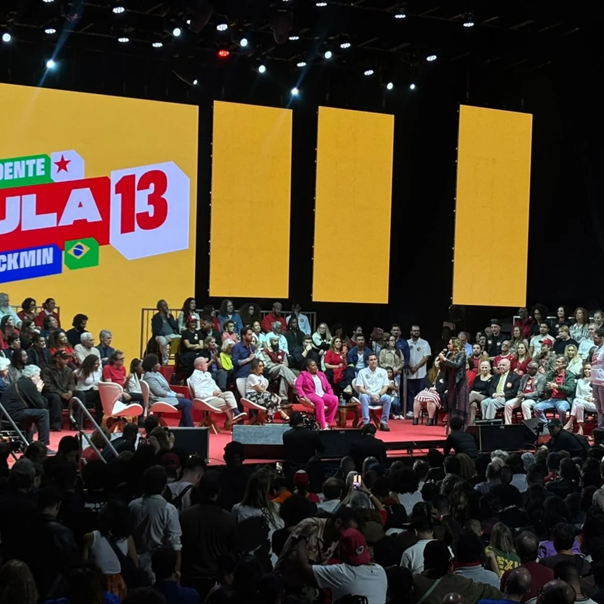 Lula reúne cerca de 100 artistas em ato de campanha sobre cultura no Rio