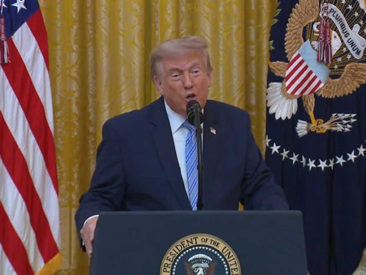 Trump chama de "farsa" alerta sobre perigos da IA