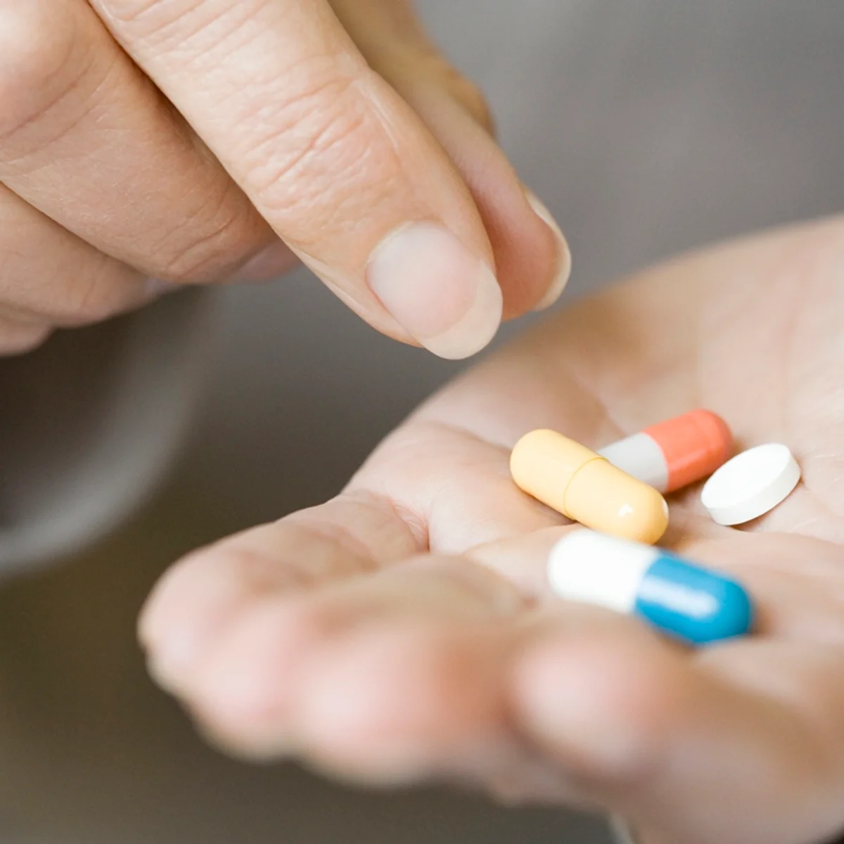 Anvisa proíbe lotes irregulares de medicamento para esclerose múltipla