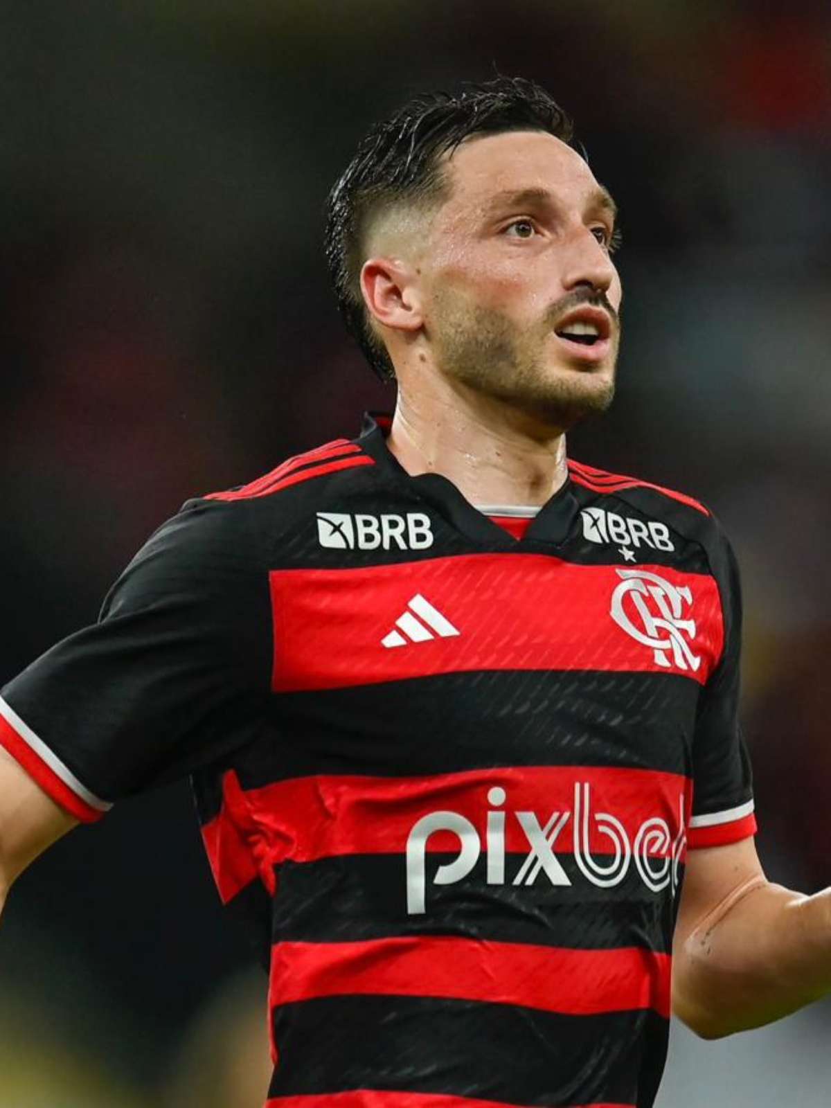 Viña chega ao Cruzeiro e reclama de impasse entre Flamengo e River Plate