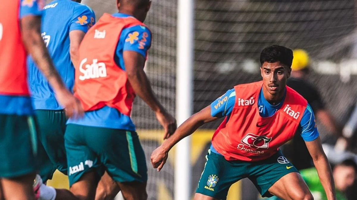 Titular da Seleção, Vitor Reis foi capitão e acumula experiências na base