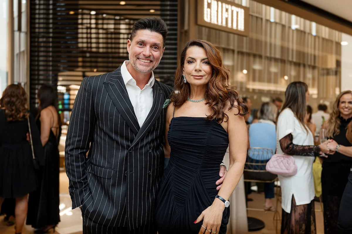 Grifith reúne convidados para celebrar nova fase em Brasília